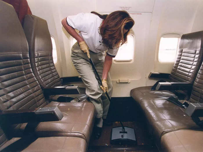Unlike major carriers, Southwest maintained a simple strategy for success after deregulation, like only operating one aircraft type, cleaning the aircraft before landing to allow for a quicker turn, and focusing on humor in marketing.