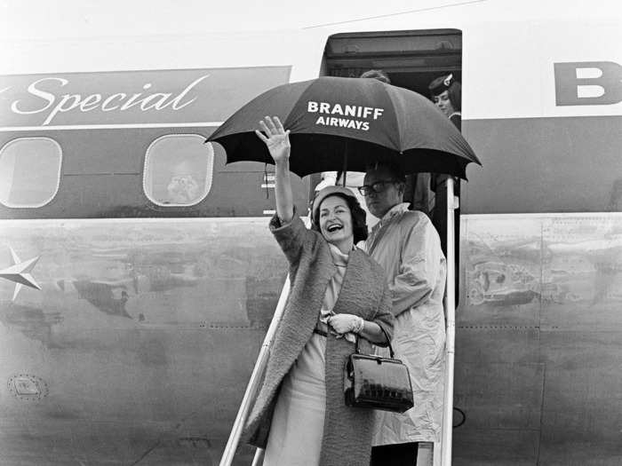 In 1967, three airlines operating under federal rules, Braniff, Trans-Texas Airways, and Continental Airlines, took legal action against Air Southwest, saying it does not have the right to fly in Texas.
