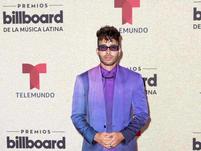 Prince Royce skipped the classic black tuxedo and wore this ombré all-purple look instead.