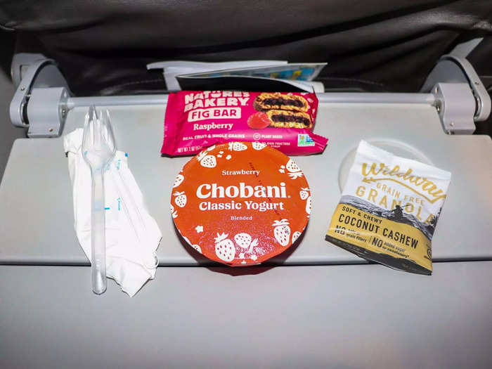 On offer for the optimistic morning meal included Chobani strawberry yogurt, a raspberry fig bar, and coconut cashew granola. All in all, it was quite standard but still enjoyable.