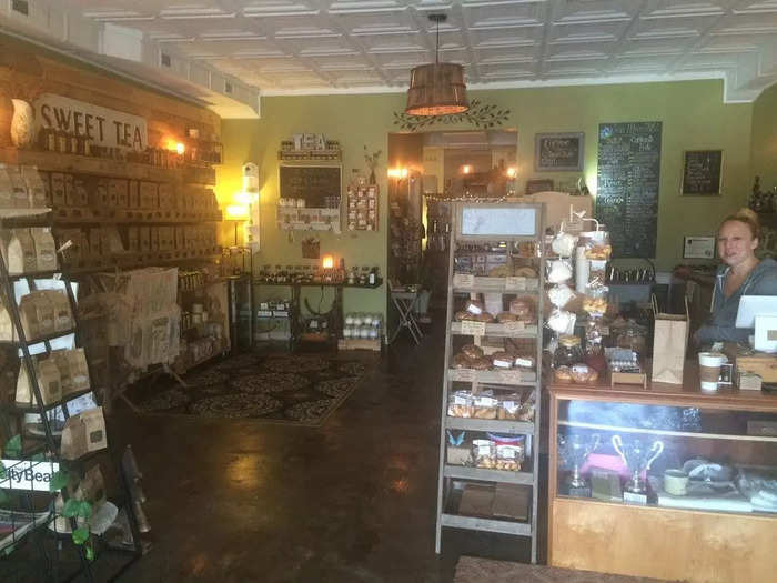 NORTH CAROLINA: Vida pour Tea in Greensboro