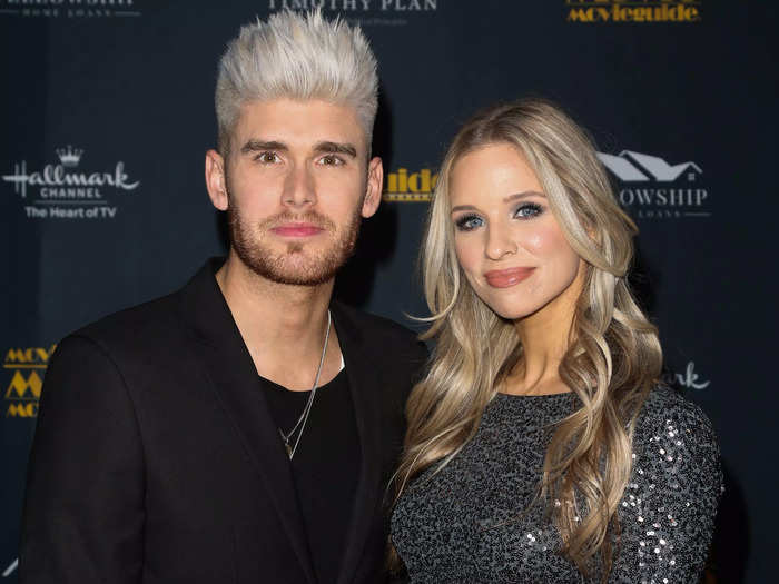 "American Idol" alum Colton Dixon proposed to beauty consultant Annie Coggeshall Dixon at Walt Disney World in September 2015.