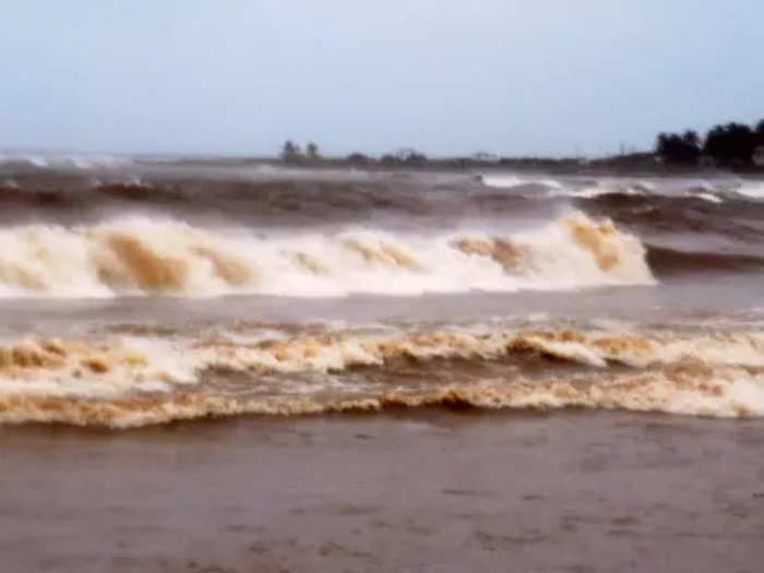 Heavy rainfall makes sea water muddy