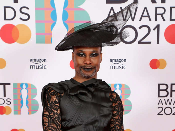 At the 2021 BRIT Awards, Porter paired another all-black look with bold makeup.