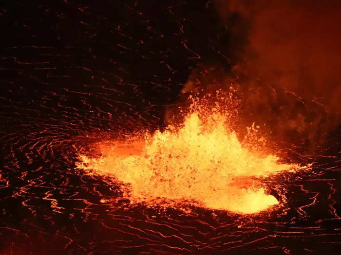 A telephoto image of one of the low lava fountains near the center of the growing Halema