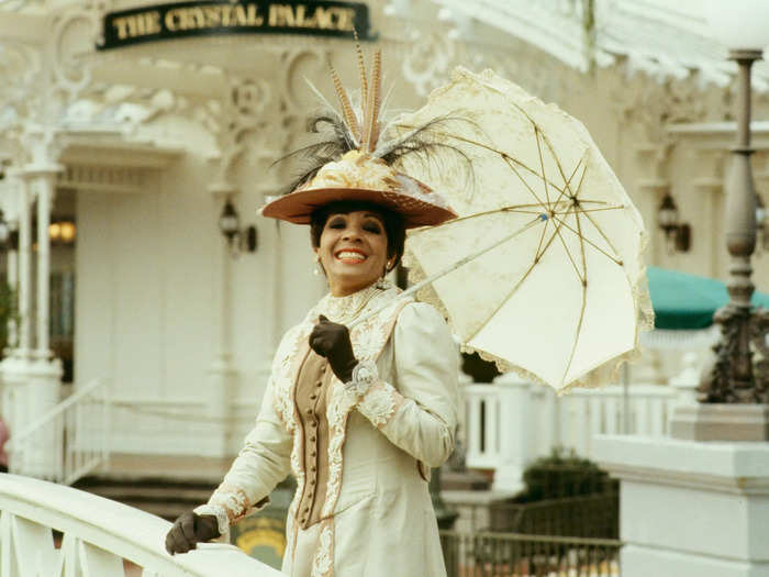 Welsh singer Shirley Bassey also got into the spirit during a 1979 visit.