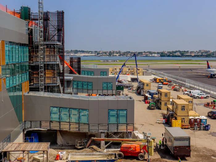 Just like in Terminal B, passengers arrive in the terminal quite high up and work their way up before eventually descending to the gates. Check-in is on level two, security checkpoint is on level three, the Sky Club is on level four, and the gates are on level two.