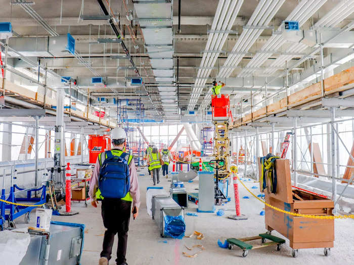 Aircraft cannot, however, taxi under these walkway bridges as they can at Terminal B. Delta is focusing on dual taxi lanes instead to reduce congestion.