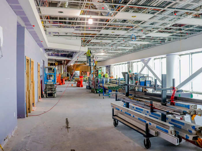 Back inside the terminal, passengers exiting or not visiting the Sky Club will either go left or right down a connector hallway to their concourse after clearing security.