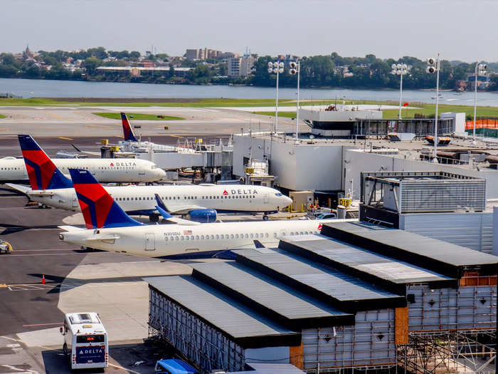 Aircraft as large as the Boeing 767 will be able to use the terminal but the gates are intended for aircraft as large as the Airbus A321 and Boeing 737-900ER. All gates can accommodate the 737-900ER while more than half can accommodate the A321.