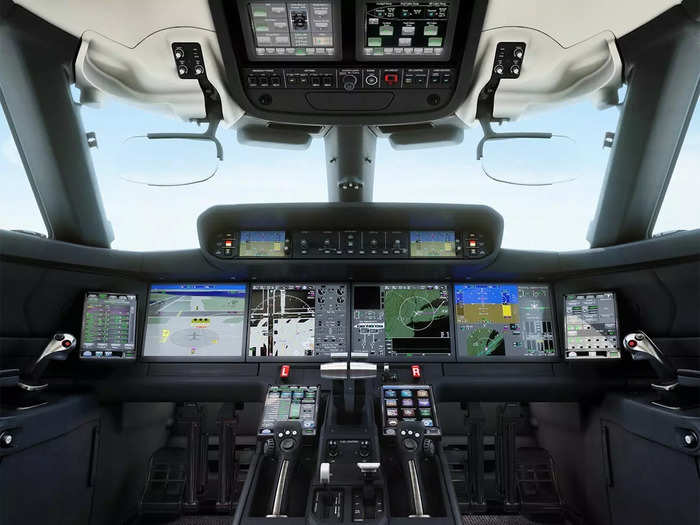 Both the G400 and G800 provide benefits to pilots, offering 10 touch-screen displays in the cockpit, active control sidesticks that use tactile cues to increase nonverbal communication between crew members, and a predictive landing performance system.
