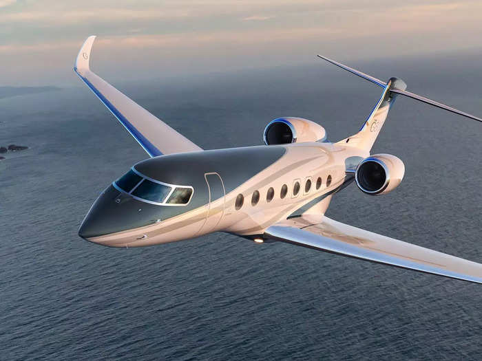 In addition to an extended range, the aircraft is equipped with fuel-efficient, Gulfstream-designed wings and winglets, as seen on the Gulfstream G700, offering customers more city-pair options.