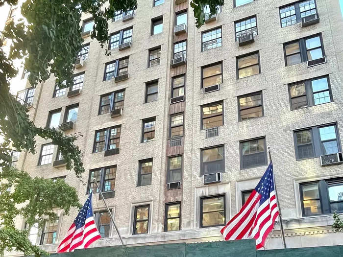 After an hour-long subway journey that involved three different trains, I finally walked up to the Carlyle on a beautiful New York City day.