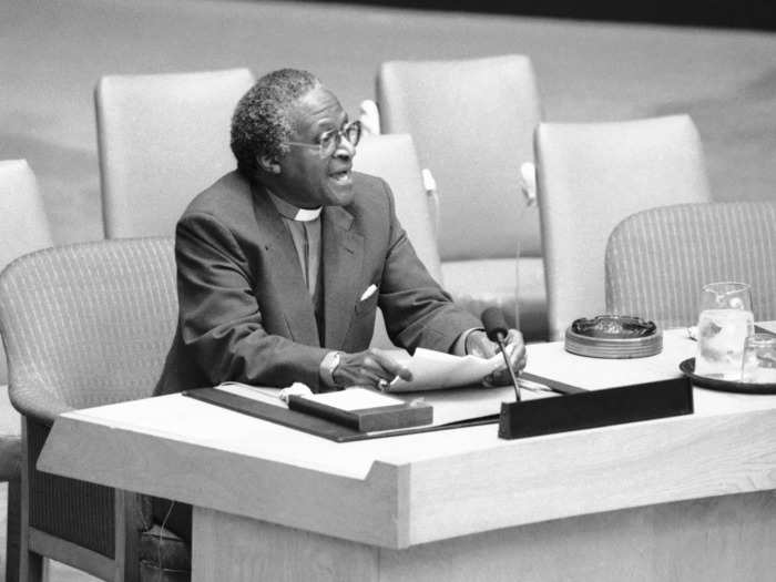 1984: Desmond Mpilo Tutu