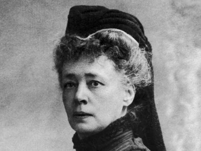 1905: Bertha von Suttner