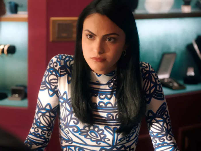 Veronica decided to stay in Riverdale rather than return to Wall Street.