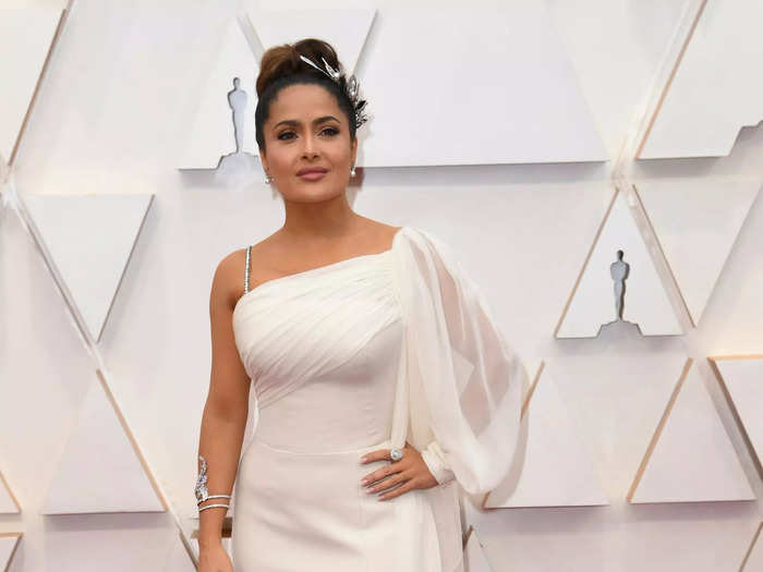 She looked angelic in a custom Gucci gown at the 2020 Oscars.