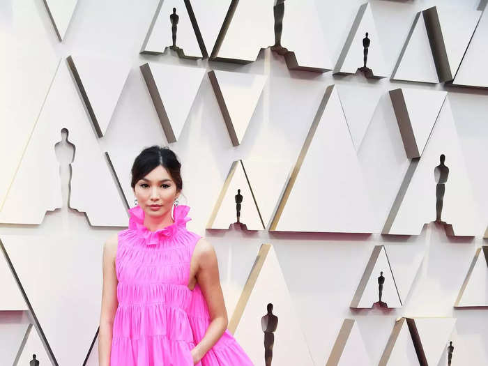 She wore yet another dramatic pink look at the 2019 Oscars.