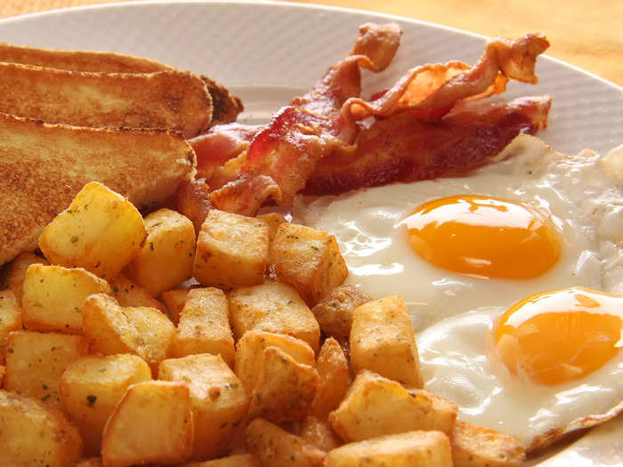 Eggs and hash browns are a beloved American combination.