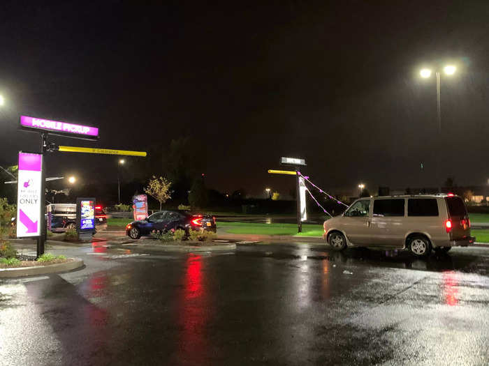 More customers used the traditional drive-thru lane during my visit, but both lines had steady traffic.