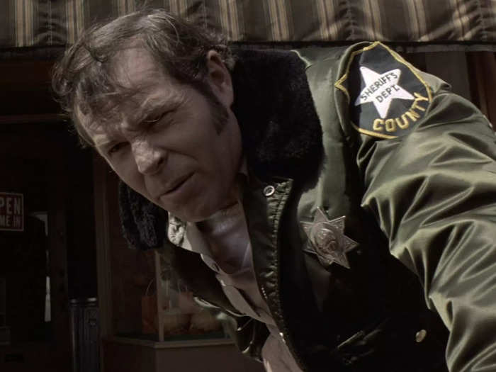 Charles Cyphers played Sheriff Leigh Brackett, the father of Annie.