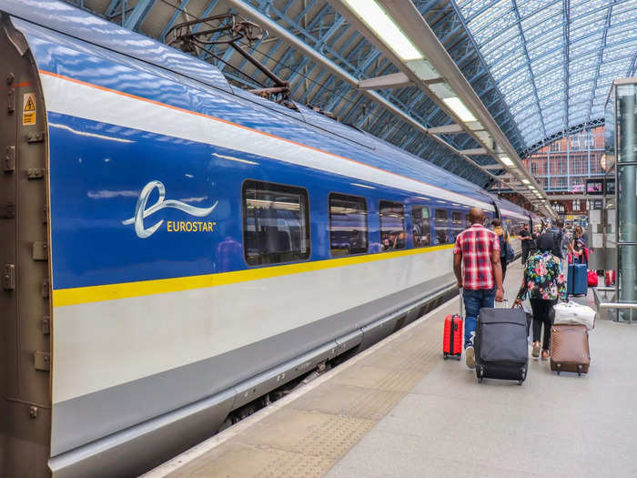 The major downside to Eurostar is that extra security checks are required for those traveling between the UK and mainland Europe. I made sure to arrive extra early for each Eurostar journey whereas, on Acela, I can get to the station just a few minutes before departure and have time to spare.