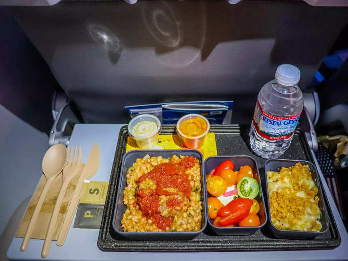 The food is prepared fresh on the ground and passengers can select one of three entrees and two of three hot and cold sides dishes, making each meal customizable and personal.