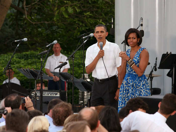 In June that same year, she wore the dress for a picnic on the South Lawn of the White House and added an arm of bangles.