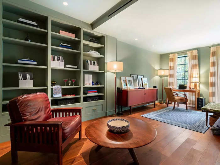 The recreated apartment is located in Chelsea and looks spot-on like the original...