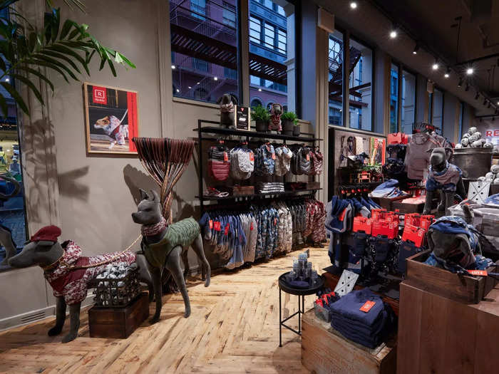 Petco says the store was designed as an "edgy, urban boutique" inspired by industrial design.