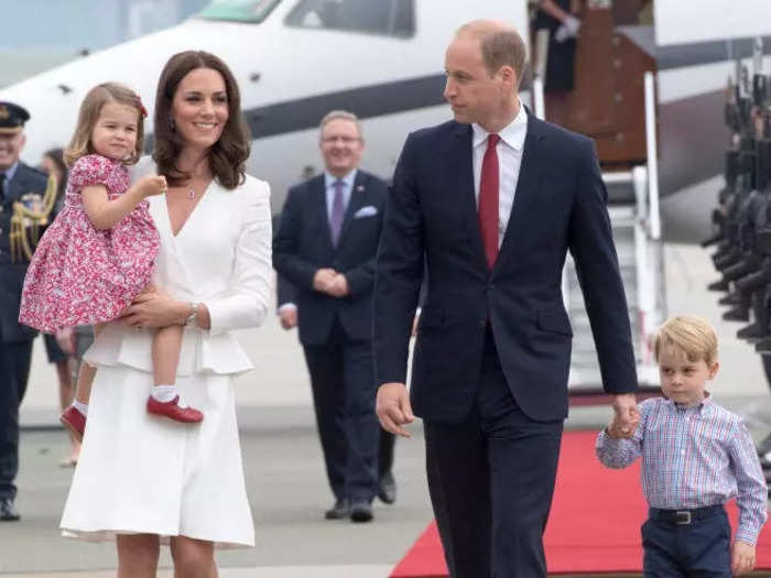 The keeper of the privy purse manages the royal family budget.