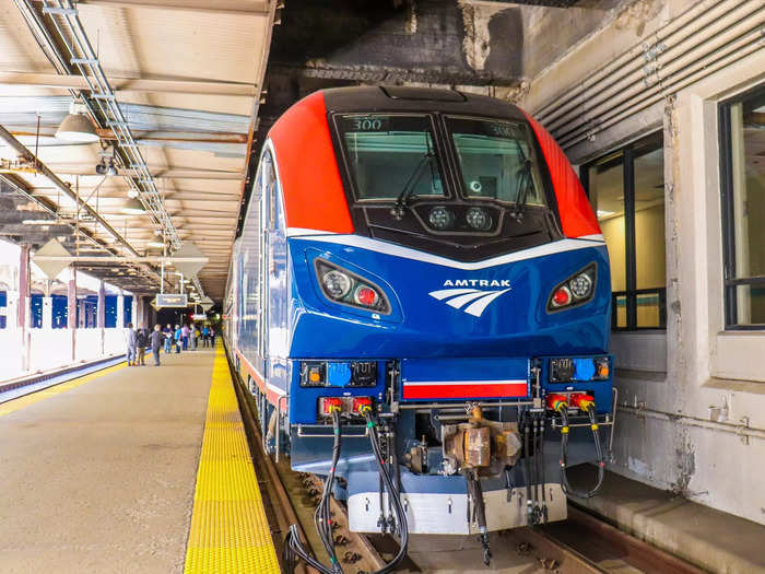 Amtrak awarded an $850 million contract for 75 locomotives to be delivered through 2024.