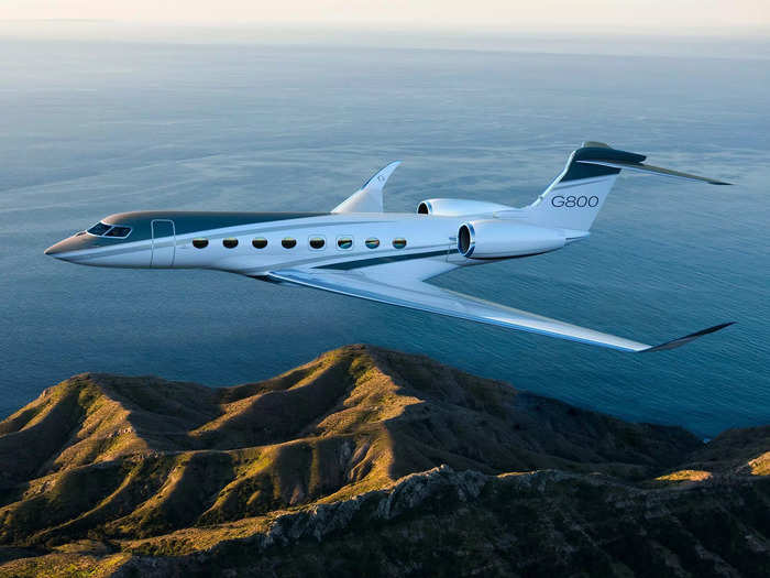 The G800, with a range of 8,000 nautical miles, will soon surpass the G700 and G650ER as the longest-ranged aircraft that Gulfstream has ever produced. But the 500-nautical mile increase in range comes at the expense of space in the cabin.