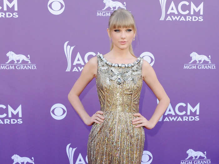 Swift stole the show at the 2013 ACM Awards in a glittering metallic gown.