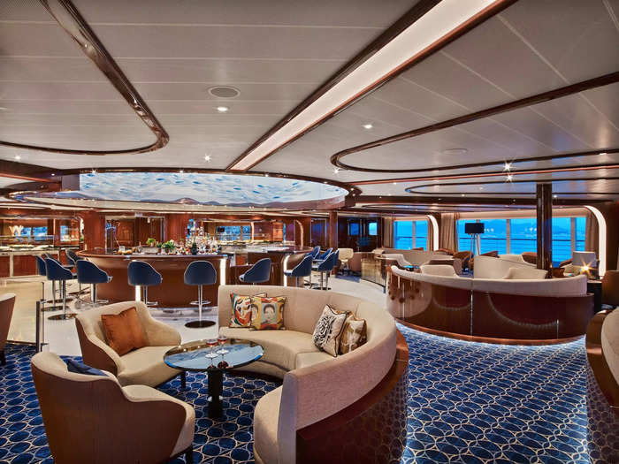 The Ovation has seven bars and lounges, like the Observation Bar — which has live jazz and views of the ocean — and the Club.