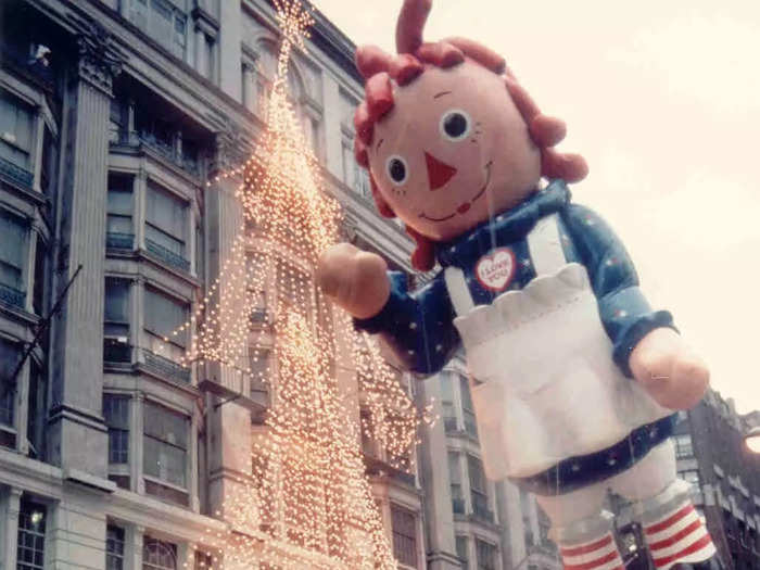 1984: Raggedy Ann waved to onlookers.