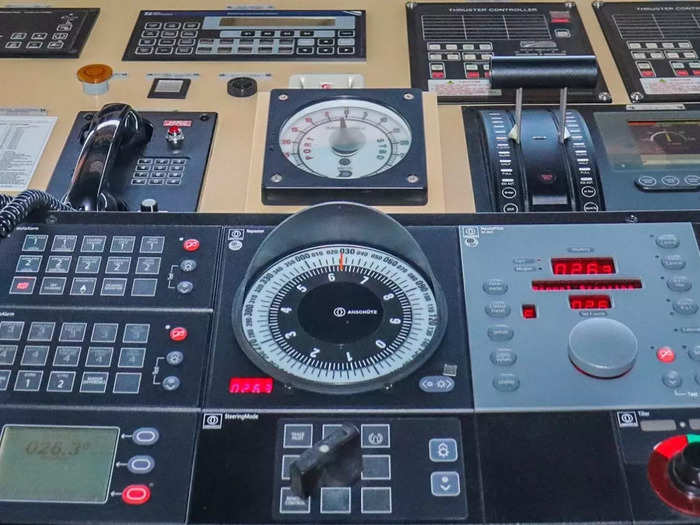 In the center of the console is a general compass while above is the magnetic compass.