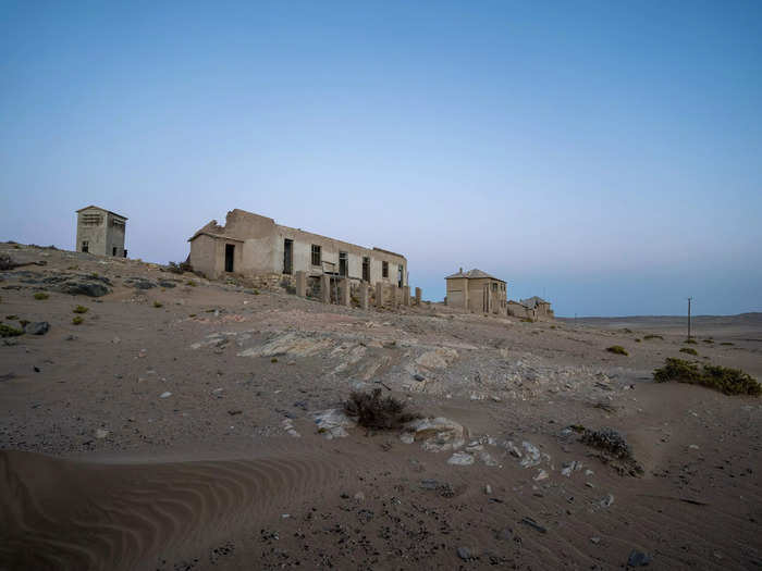 Our second stop was Kolmanskop, an abandoned diamond mine town that was left to erode.