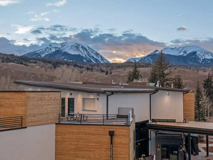Amid this container demand (for use as both freight transport and alternative architecture), a hotel and hostel made out of upcycled shipping containers has quietly opened its doors in Silverthorne, Colorado this weekend.