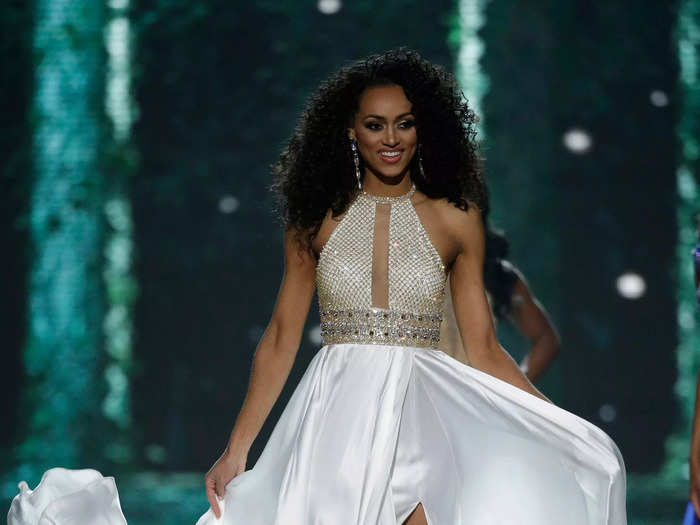 Miss District of Columbia Kara McCullough walked down the runway wearing an eye-catching gown in 2017.