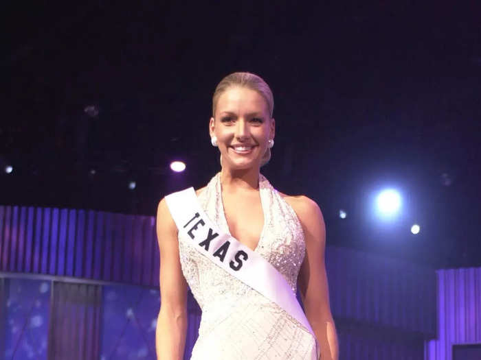 Kandace Krueger represented Texas in 2001 wearing a classic white gown.