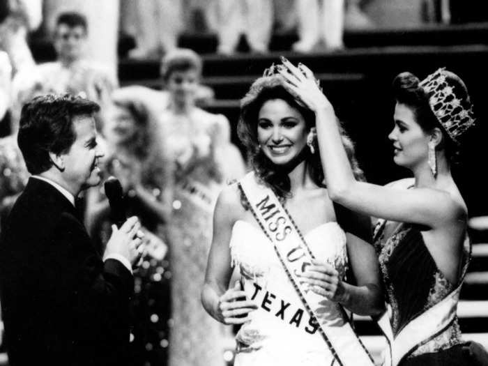 Gretchen Polhemus of Texas became Miss USA in 1989, wearing a gown with what appears to be fringe detailing on the bodice.