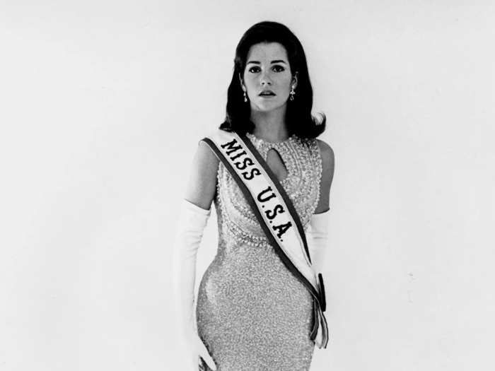 In 1968, Didi Anstett won the Miss USA title. She showed off her new title in a sparkly dress with a daring cutout.