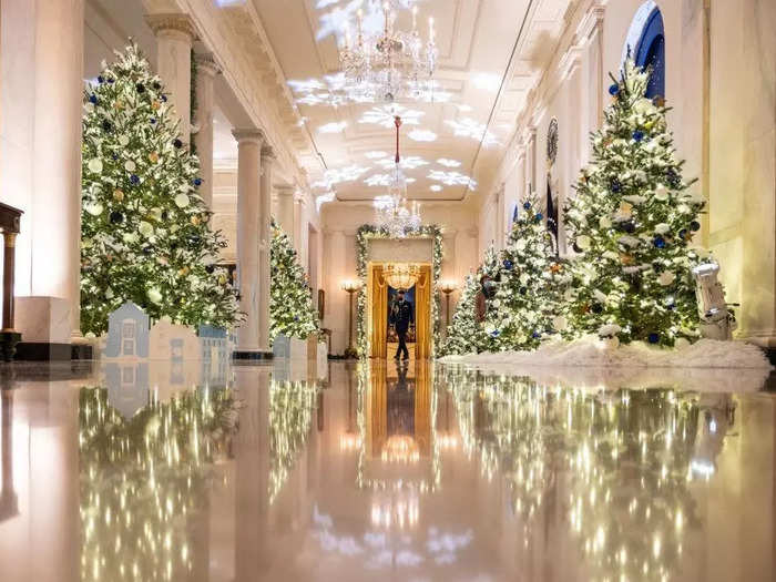 Finally, the Grand Foyer and the Cross Hall decorations center around the "Gift of Faith and Community."