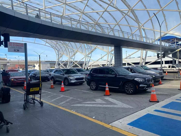 At this point, I was pretty confident the TSA and airlines seemed to have things under control, at least for Monday, but I was even more convinced when I saw the sheer number of cars in line to drop off passengers.