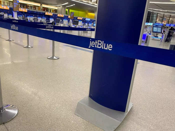 I flew out of Boston Logan International Airport on Monday, November 22. My JetBlue flight was scheduled to depart at 5:20 a.m., which seemed early enough to expect low crowds.