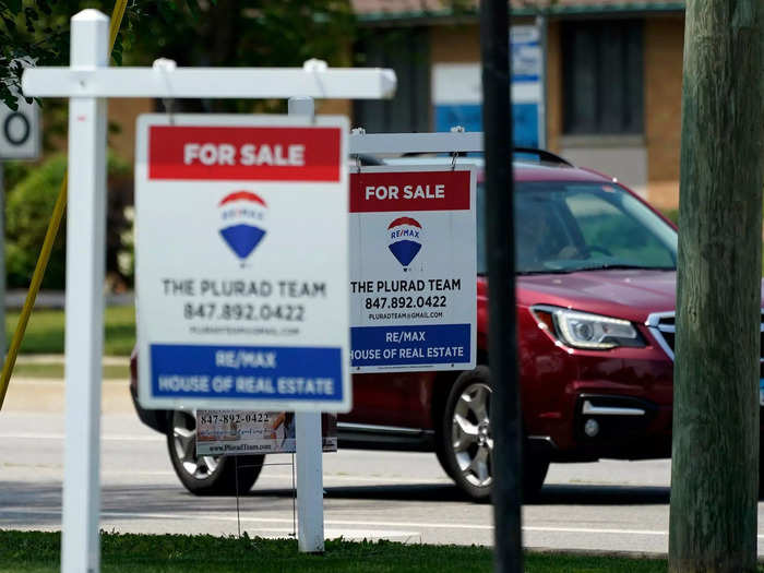 The median sale price of homes in the US has jumped roughly 20% over the last year, and looking ahead, Goldman Sachs predicts this price could continue to shoot up another 16% in 2022.