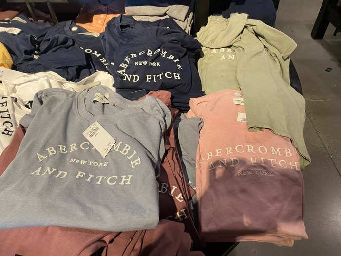 If you were worried that A&F had completely ditched their logos, you can rest easy. I had to go looking for them, but once I found the graphic tees, they were easy to spot.