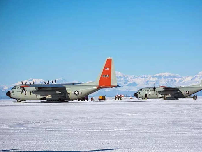 To land on Antarctica, aircraft navigate to one of 50 icy runways designated on the icy tundra, though none are actual airports. Two notable ones are the Phoenix Runway and Williams Field