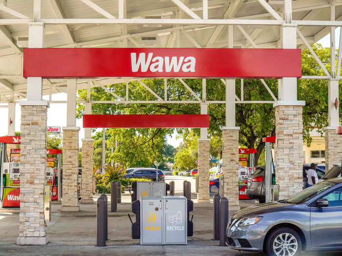 But the Wawa I stopped at had eight stations to get gas, which is more than I typically see on the road. Drivers didn